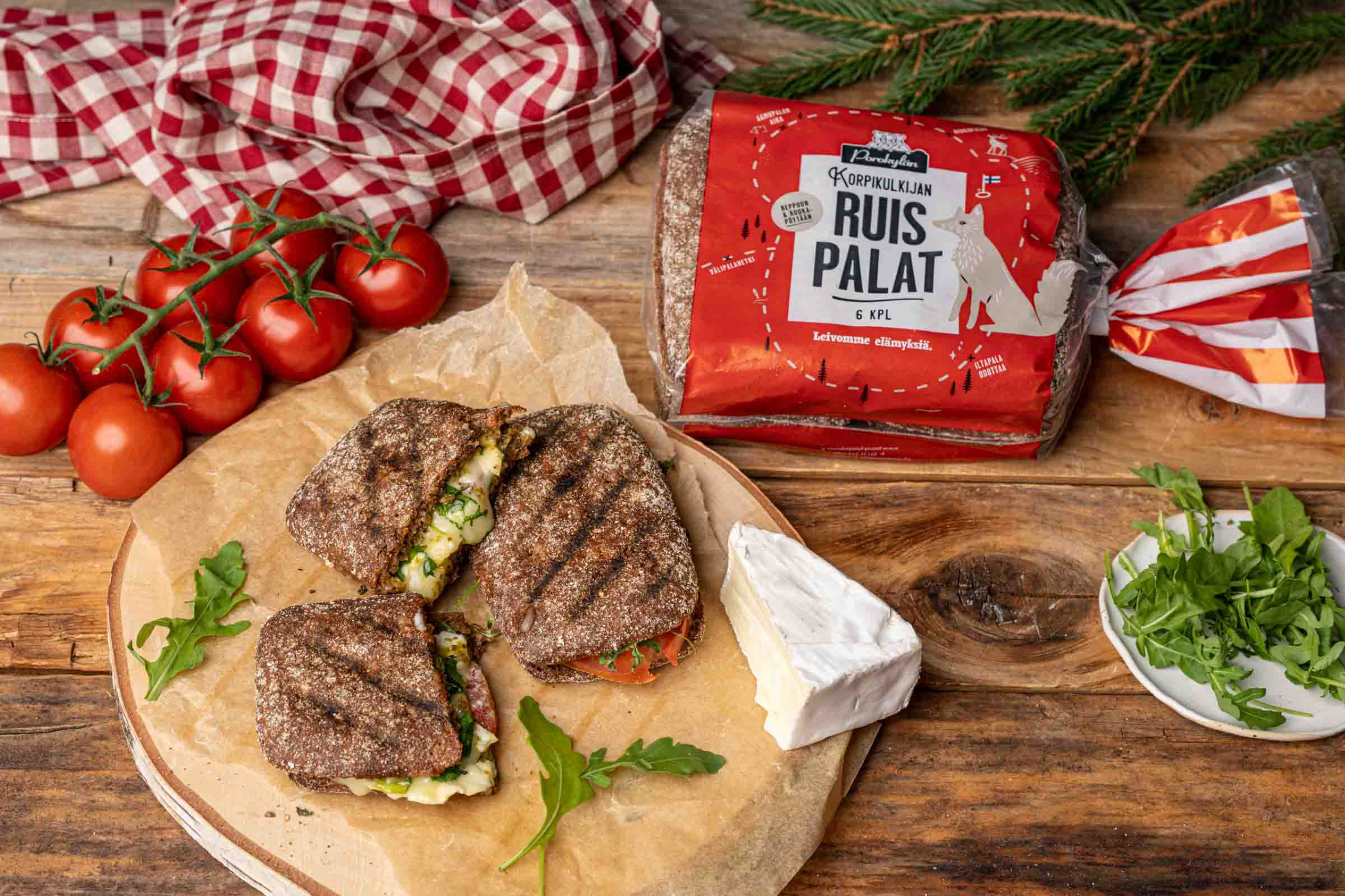 Korpikulkijan lämpimät pesto-brieleivät