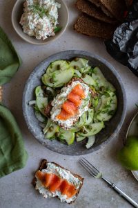 Sitruunainen Graavilohi & fenkolisalaatti